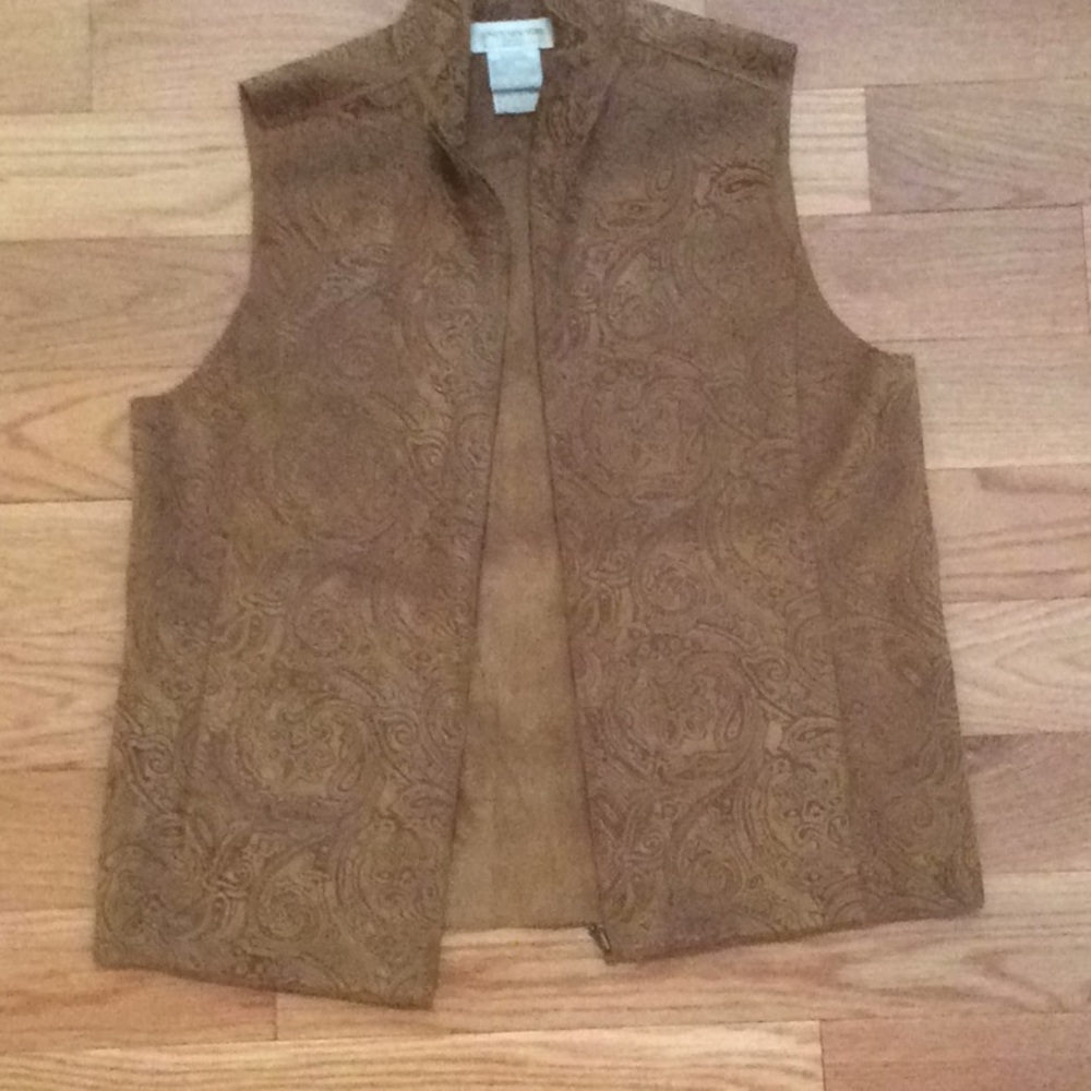 Jones NY sport petite mocha-mousse-color-trend/ Faux Suede-Caramel vest!